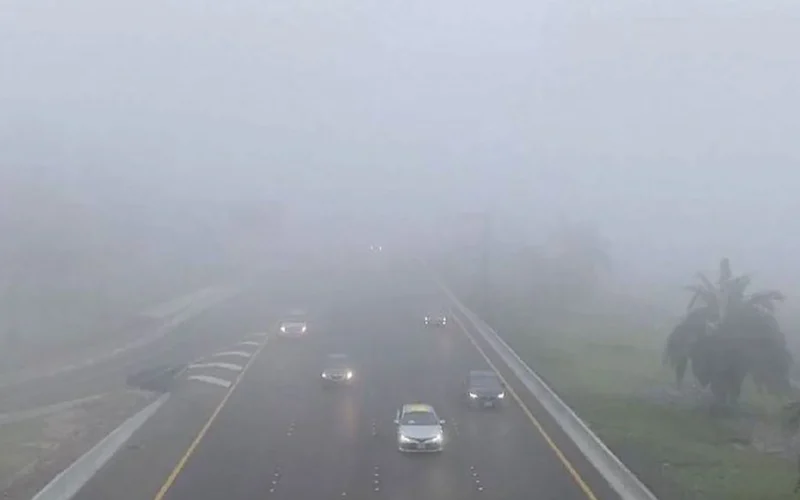 طقس الإمارات غداً.. فرصة لتشكل الضباب في مناطق متفرقة وتوقعات بدرجات الحرارة ستمثل ملامح اليوم.